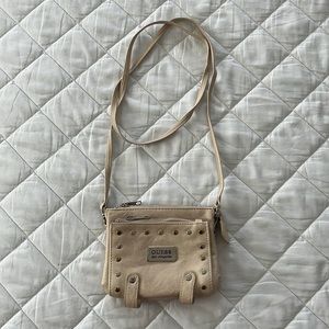 🌸Small Tan Guess Crossbody